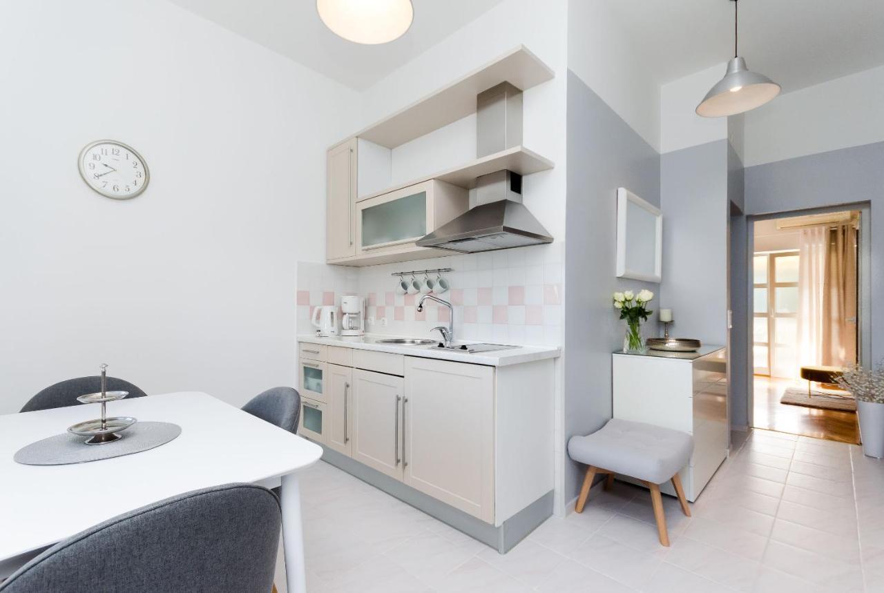 Apartments Sinisa Малинска Экстерьер фото