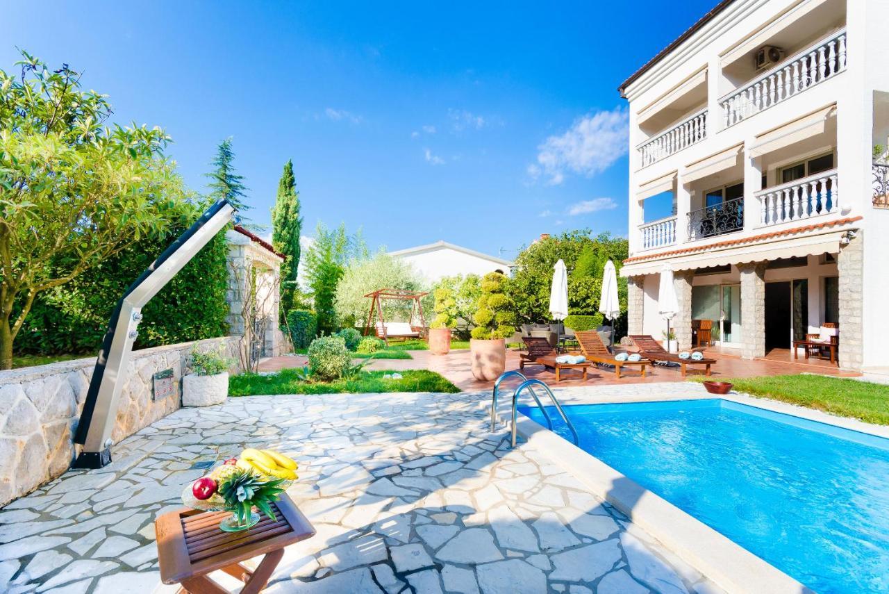 Apartments Sinisa Малинска Экстерьер фото