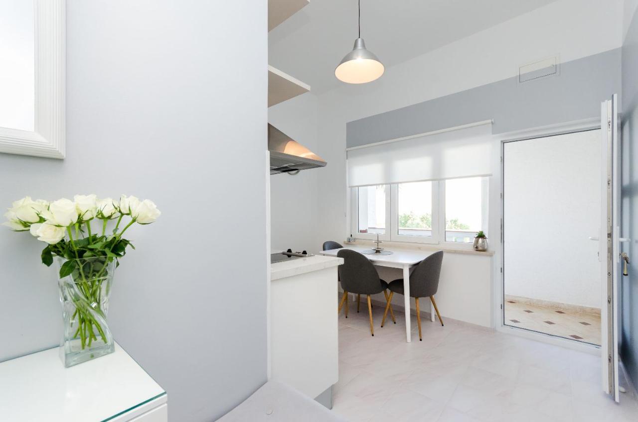 Apartments Sinisa Малинска Экстерьер фото