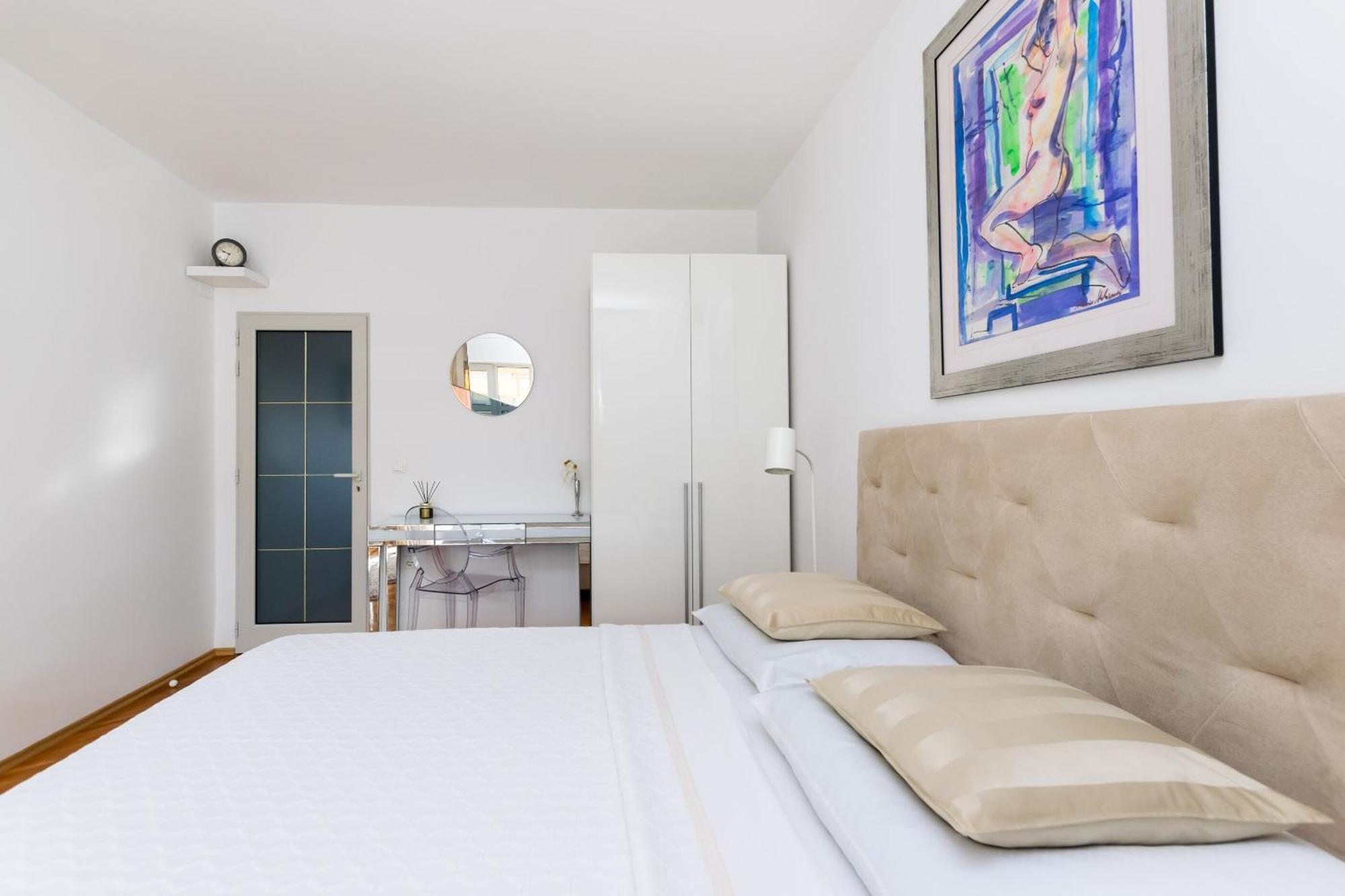 Apartments Sinisa Малинска Экстерьер фото