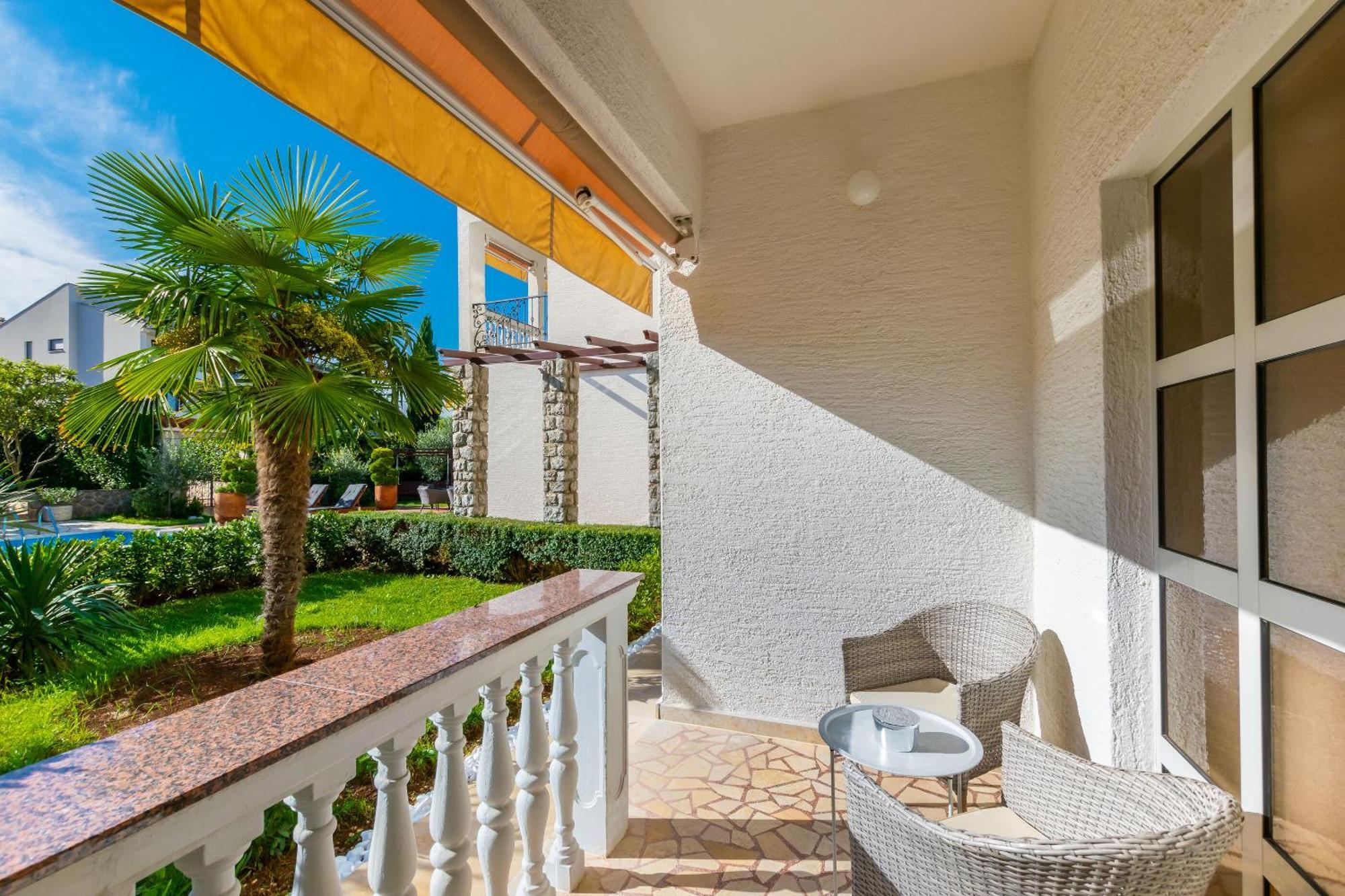 Apartments Sinisa Малинска Экстерьер фото
