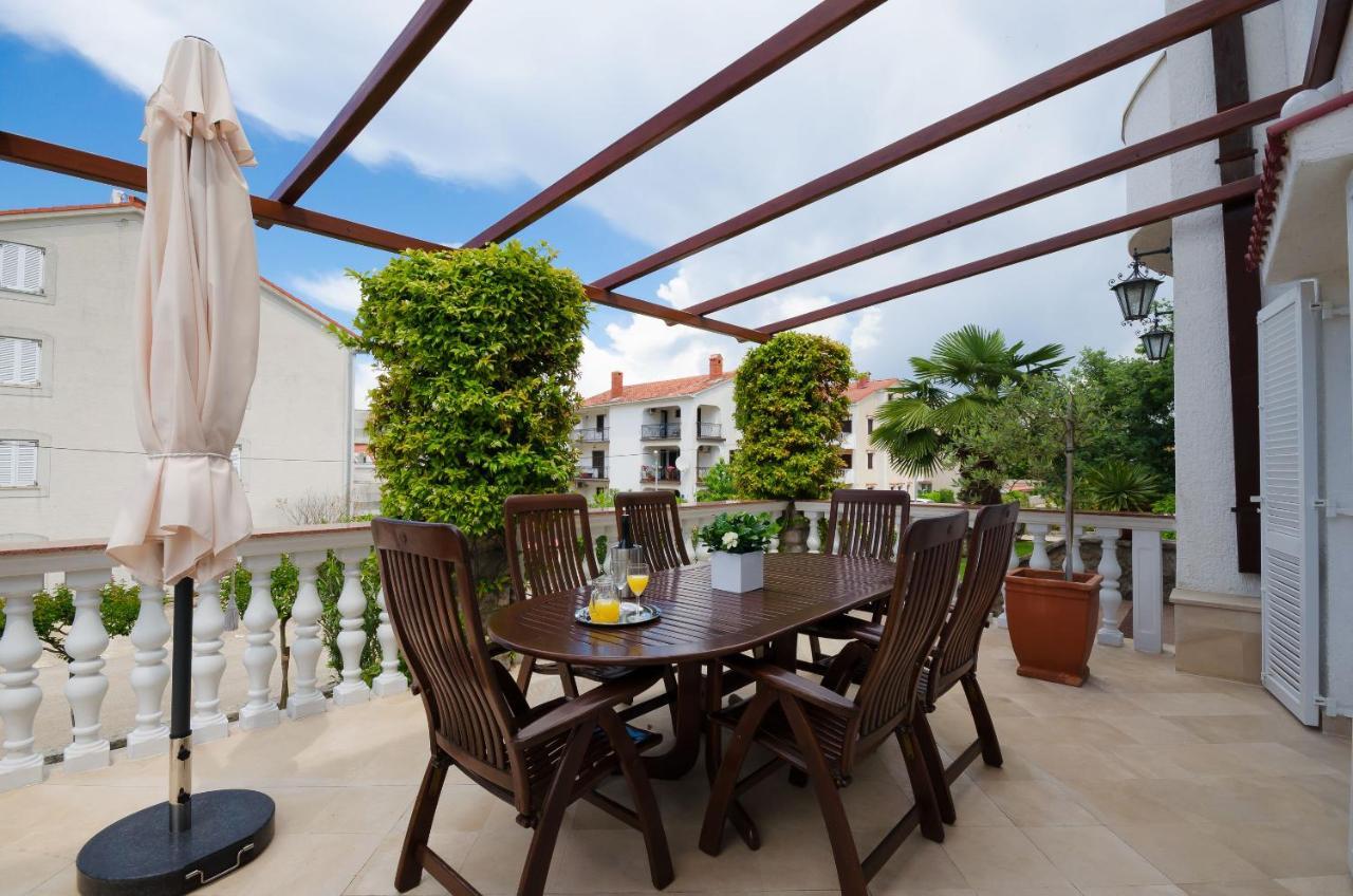 Apartments Sinisa Малинска Экстерьер фото